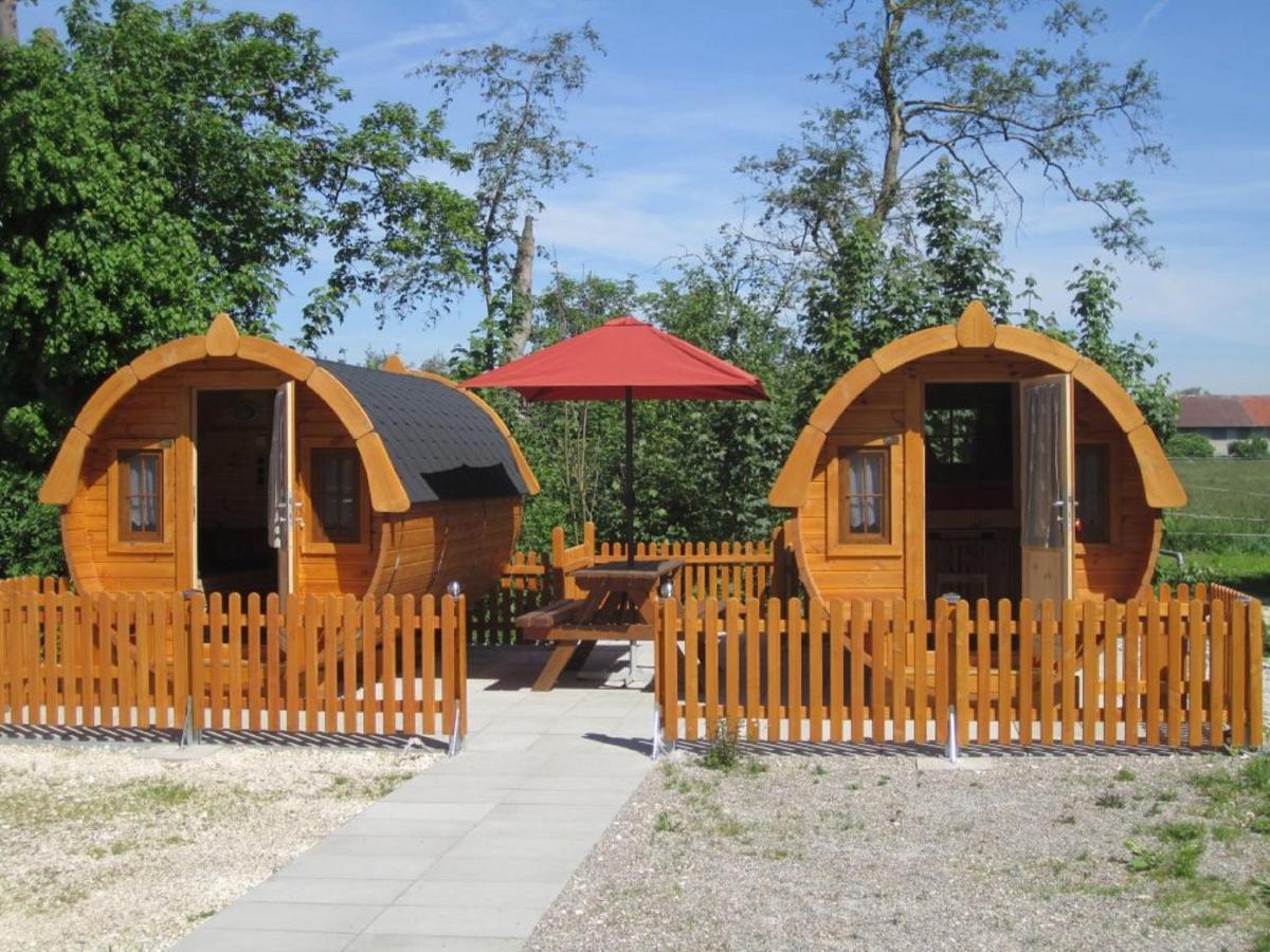 Schlaffass-Camping Gutshof Donauried Гюнцбург Экстерьер фото