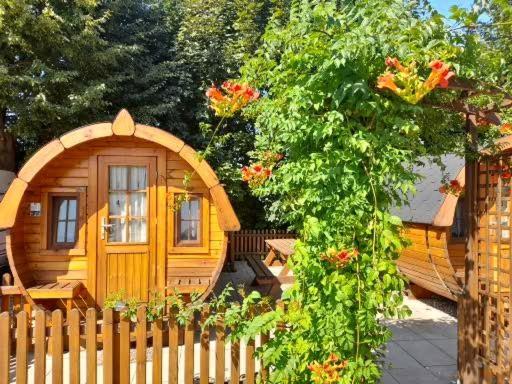Schlaffass-Camping Gutshof Donauried Гюнцбург Экстерьер фото